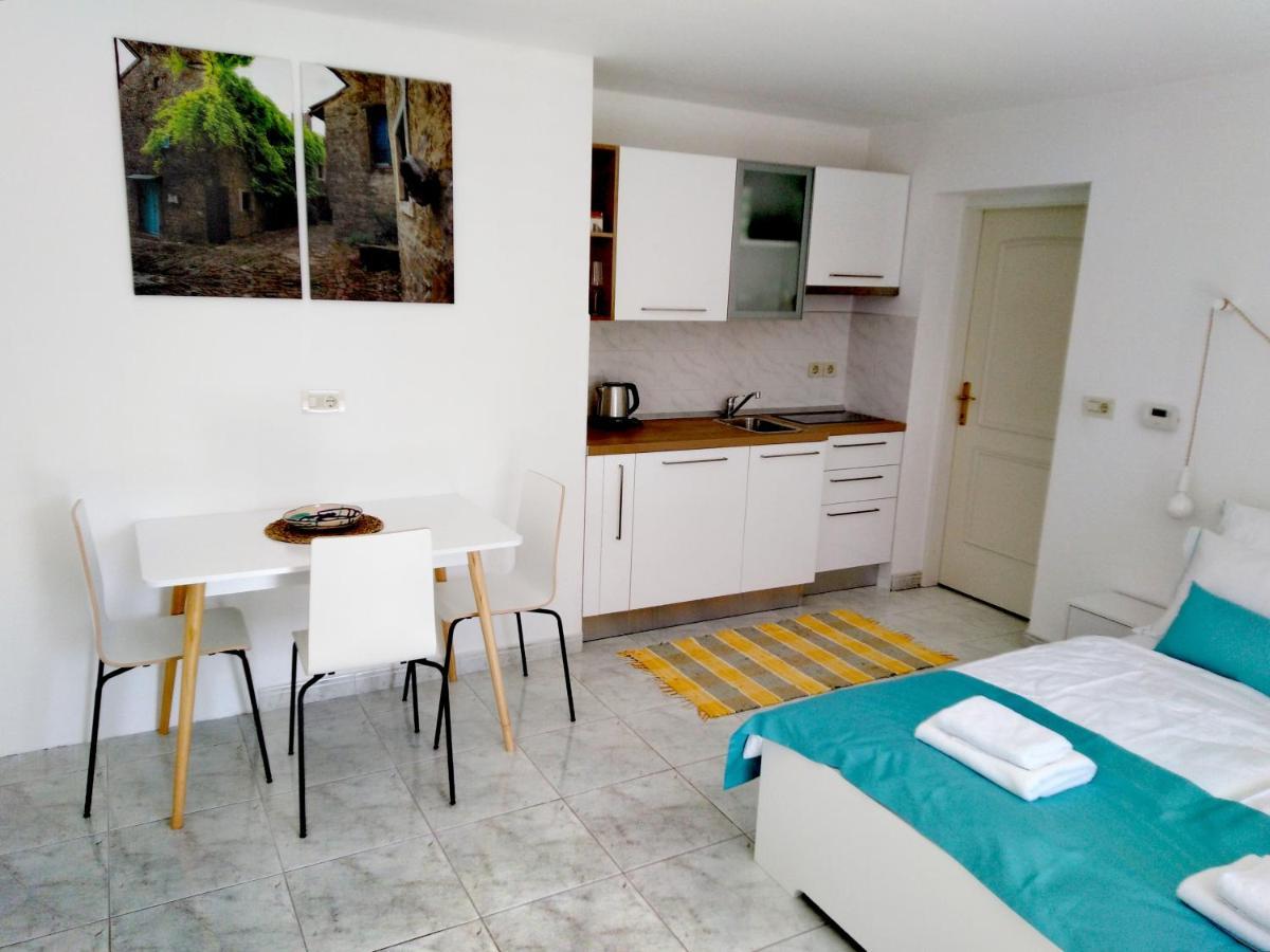 Olive Tree Apartments أوماغ المظهر الخارجي الصورة